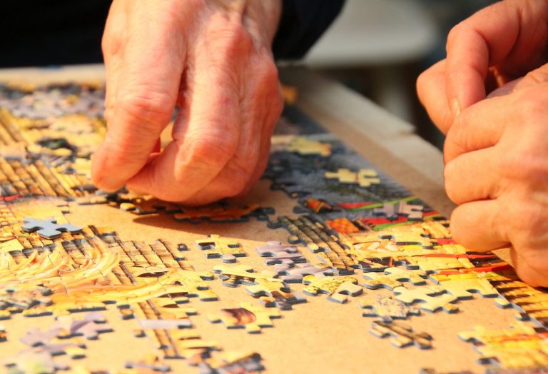 Why Wooden Jigsaw Puzzles are the Perfect Gift