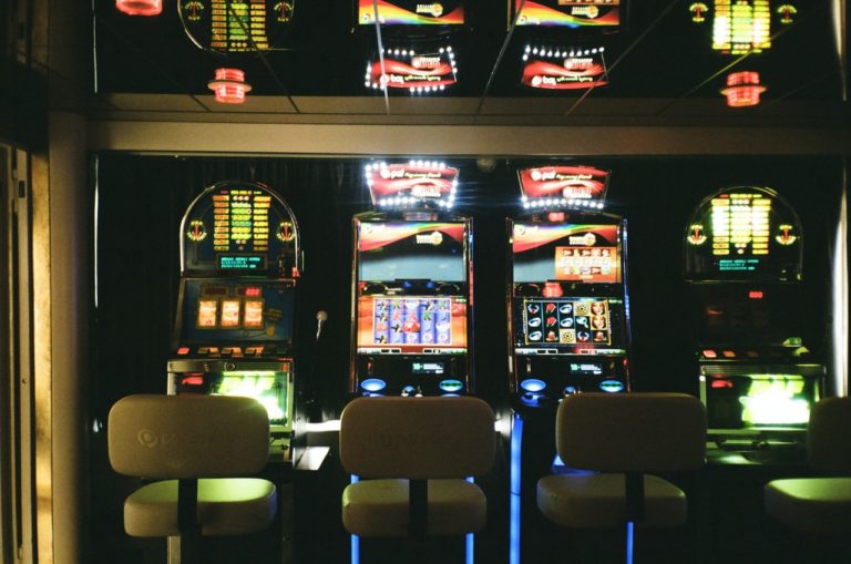 How do some people win slot machine all the time?